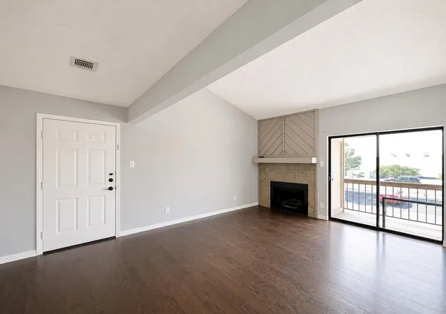 Photo 4 of Condo for sale at 8600 Fathom Cir #2105, Austin, TX 78750 | MLS# 9889596 | Listing updated on 2026-08-13