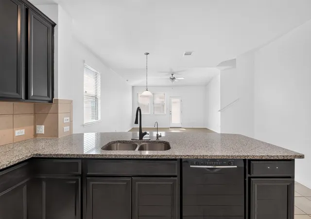 3rd image of 209 Evening Dusk Dr, Kyle, TX 78640 | MLS# 9690085
