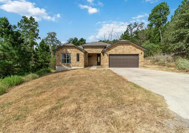 Photo 1 of Single family home for sale at 106 Kaapahu Dr, Bastrop, TX 78602 | MLS# 8923421 | Listing updated on 2026-08-14
