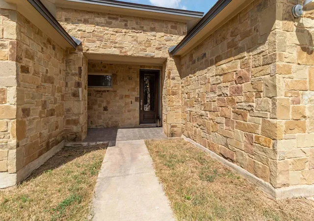 Photo 2 of Single family home for sale at 106 Kaapahu Dr, Bastrop, TX 78602 | MLS# 8923421 | Listing updated on 2026-08-14