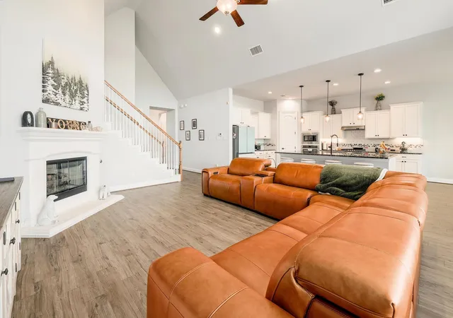 Photo 3 of Single family home for sale at 812 Anahuac Dr, Leander, TX 78641 | MLS# 9614313 | Listing updated on 2026-08-30