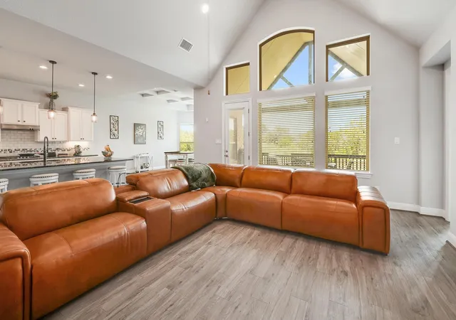 Photo 4 of Single family home for sale at 812 Anahuac Dr, Leander, TX 78641 | MLS# 9614313 | Listing updated on 2026-08-30