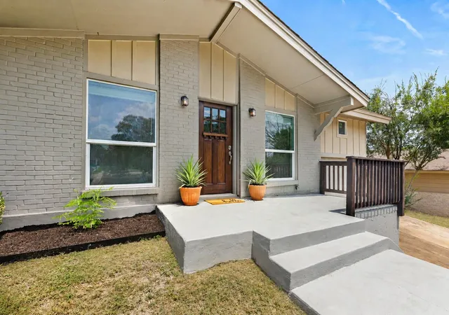 2nd image of 2507 Glen Springs Wy, Austin, TX 78741 | MLS# 5397672
