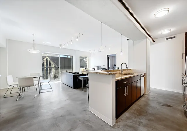 2nd image of 800 Brazos St #705, Austin, TX 78701 | MLS# 8594629