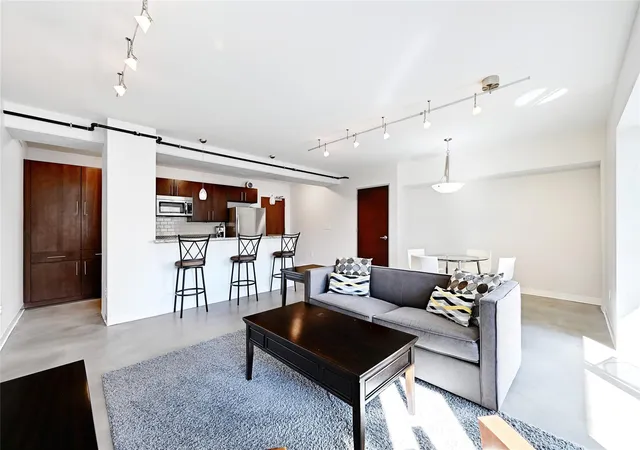 4th image of 800 Brazos St #705, Austin, TX 78701 | MLS# 8594629