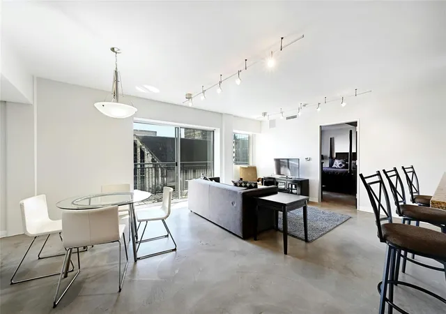 5th image of 800 Brazos St #705, Austin, TX 78701 | MLS# 8594629