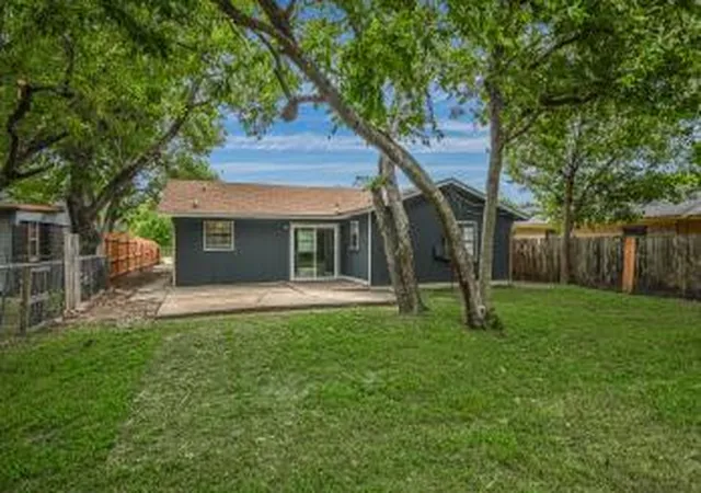 1st image of 403 Edmond St, Taylor, TX 76574 | MLS# 5633089