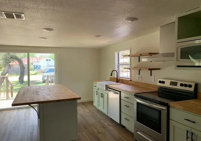 15th image of 510 Avenue F Ave, Marble Falls, TX 78654 | MLS# 9289654