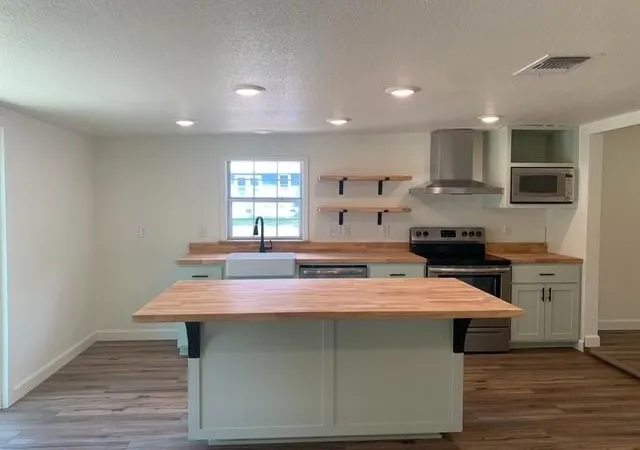 3rd image of 510 Avenue F Ave, Marble Falls, TX 78654 | MLS# 9289654