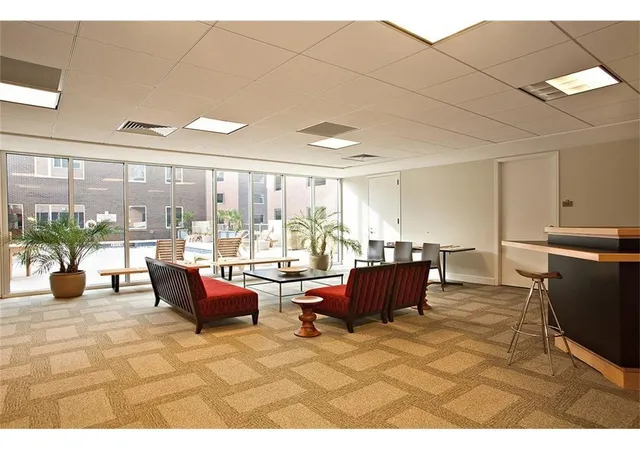 2nd image of 901 W 9Th St, Austin, TX 78703