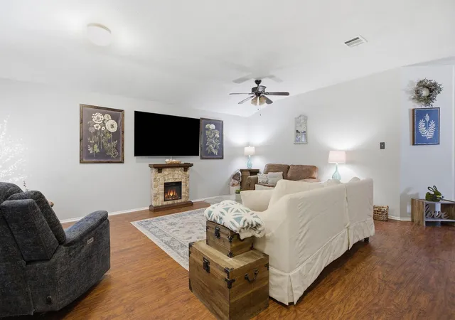 Photo 1 of Single family home for sale at 114 Creston St, Hutto, TX 78634 | MLS# 9401715 | Listing updated on 2026-10-28