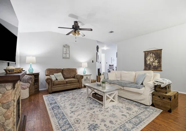 Photo 4 of Single family home for sale at 114 Creston St, Hutto, TX 78634 | MLS# 9401715 | Listing updated on 2026-10-28