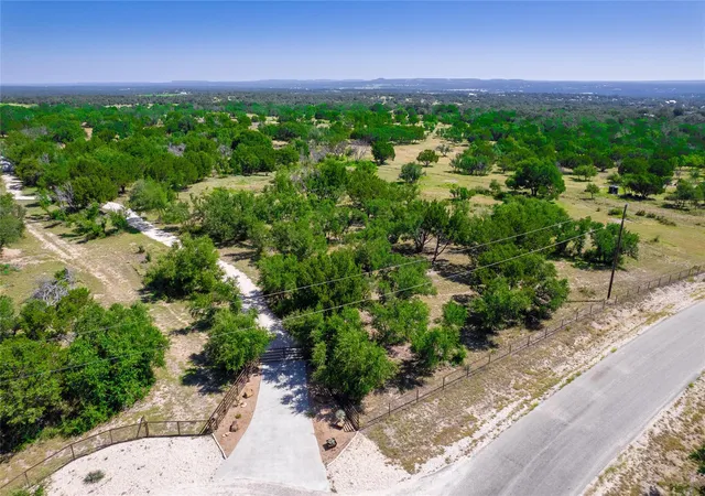 2nd image of 322 Maverick Wy, Briggs, TX 78608 | MLS# 8879766