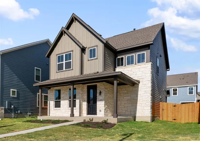 Photo 2 of Single family home for sale at 433 Carr Dr, Liberty Hill, TX 78642 | MLS# 2682213 | Listing updated on 2026-10-12