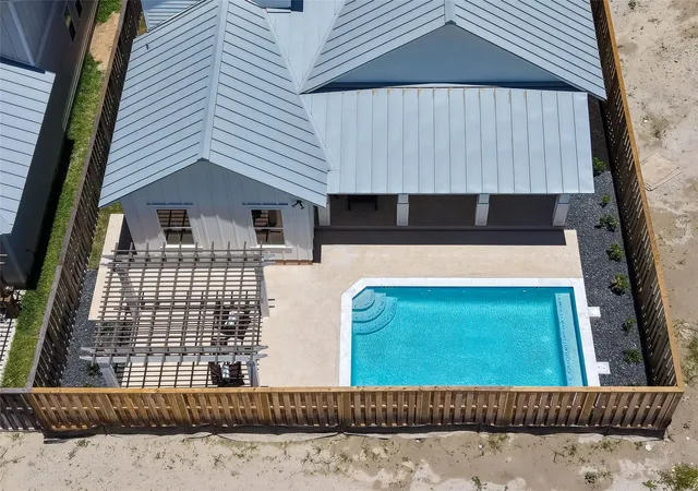 2nd image of 536 Black Marlin Dr, Port Aransas, TX 78373 | MLS# 6167430