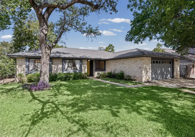 Photo 1 of Sale Pending at 10512 Timbercrest Ln, Austin, TX 78750 | MLS# 4281058 | Listing updated on 2026-09-26