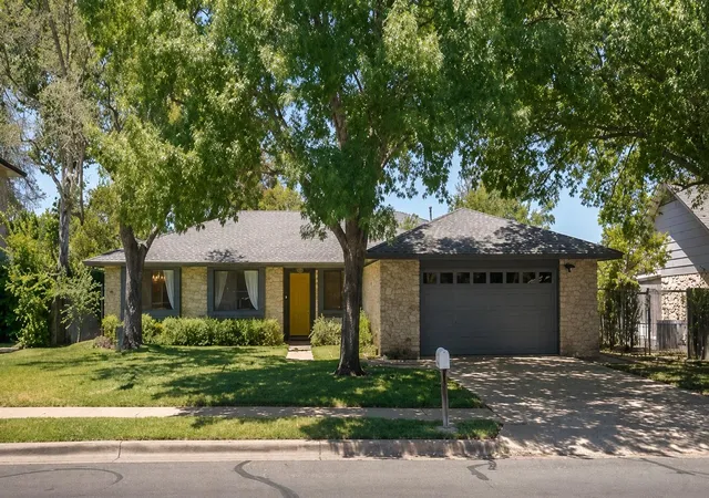 2nd image of 10512 Timbercrest Ln, Austin, TX 78750 | MLS# 4281058
