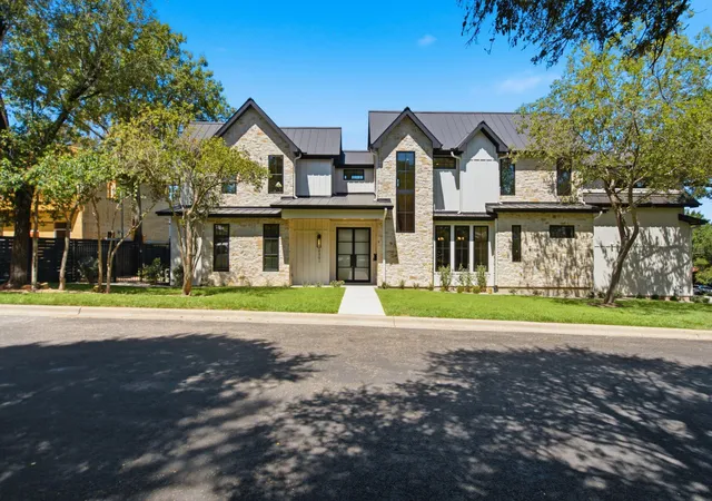 1st image of 2301 Westworth Cir, Austin, TX 78704 | MLS# 8794189