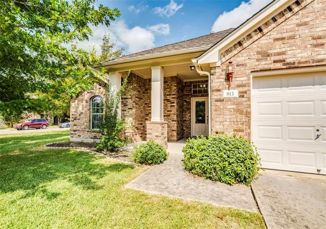 Photo 2 of Single family home for sale at 813 Kingston Lacy Blvd, Pflugerville, TX 78660 | MLS# 3876826 | Listing updated on 2026-09-12