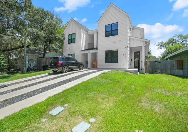 2nd image of 2005 Winsted Ln, Austin, TX 78703