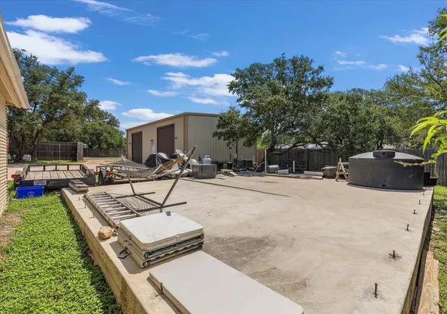 Photo 4 of Single family home for sale at 24705 Whitney Dr, Spicewood, TX 78669 | MLS# 2501029 | Listing updated on 2026-08-13