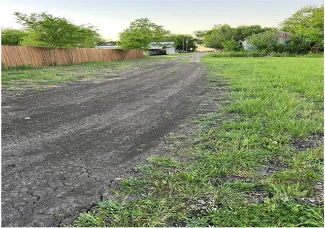 3rd image of 1201 Pietzsch St, Bartlett, TX 76511 | MLS# 7966955