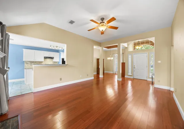 Photo 4 of Single family home for sale at 9123 Fainwood Ln, Austin, TX 78749 | MLS# 6314120 | Listing updated on 2026-08-28