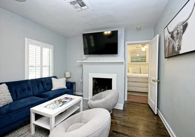 2nd image of 3409 Banton Rd, Austin, TX 78722 | MLS# 8624200
