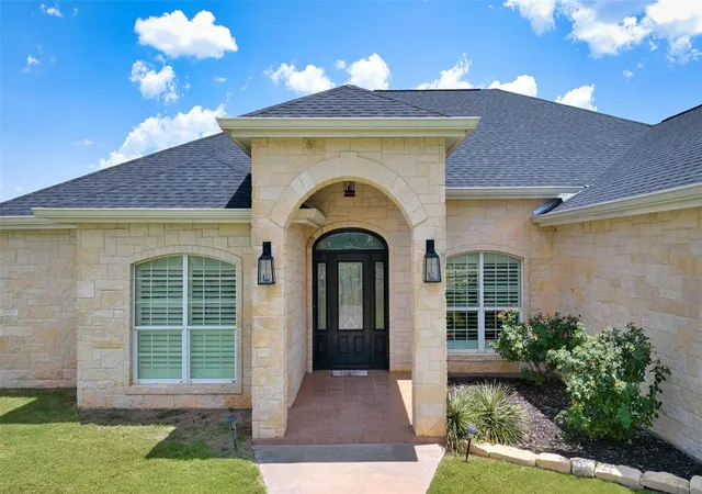 Photo 3 of Single family home for sale at 1456 N US Hwy 283, Brady, TX 76825 | MLS# 5737830 | Listing updated on 2026-08-19