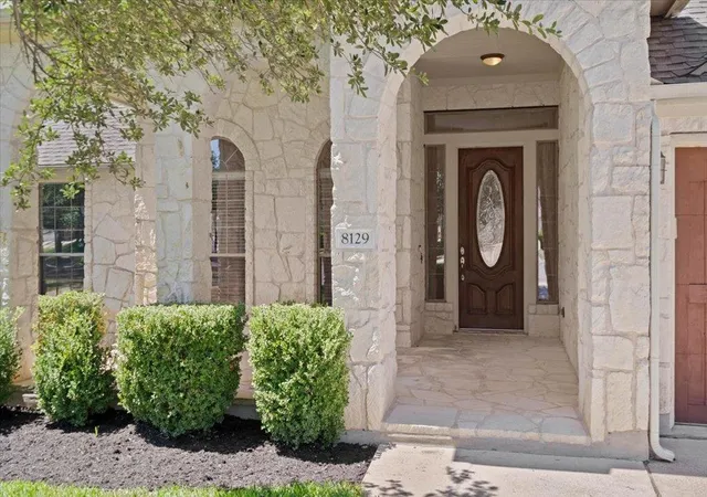 Photo 2 of Single family home for sale at 8129 Ladera Verde Dr, Austin, TX 78739 | MLS# 1937238 | Listing updated on 2026-09-23
