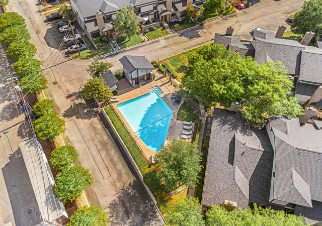 2nd image of 1748 Ohlen Rd, Austin, TX 78757
