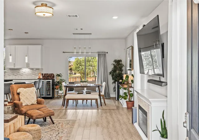 Listing Photo 5 - Condo for sale in building located at 817 Sand Hl Br Dr, Austin, TX 78748