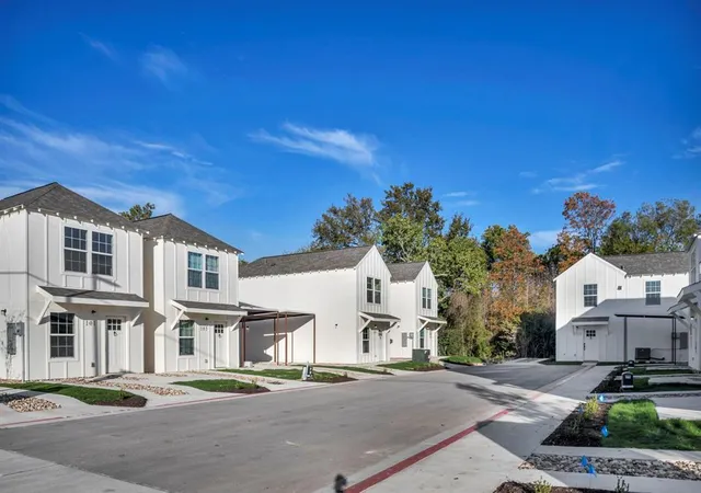 29th image of 350 Debus St #124, Taylor, TX 76574 | MLS# 7070888