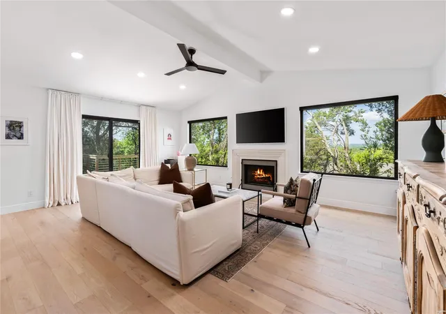 Photo 2 of Sale Pending at 7709 Evaline Ln, Austin, TX 78745 | MLS# 5552483 | Listing updated on 2026-10-29