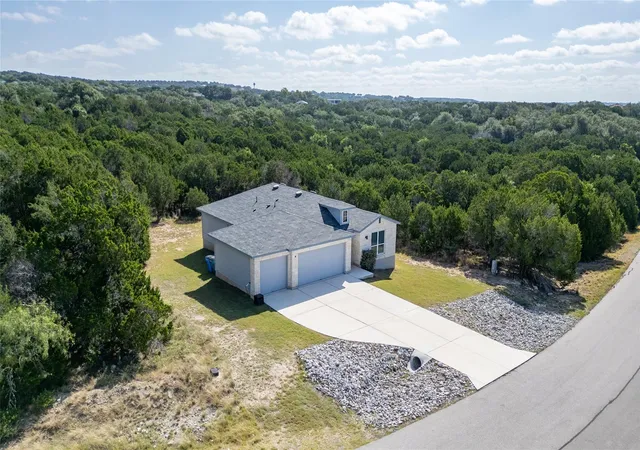 Photo 2 of Single family home for sale at 21408 Highland Lake Dr, Lago Vista, TX 78645 | MLS# 7806073 | Listing updated on 2026-08-10