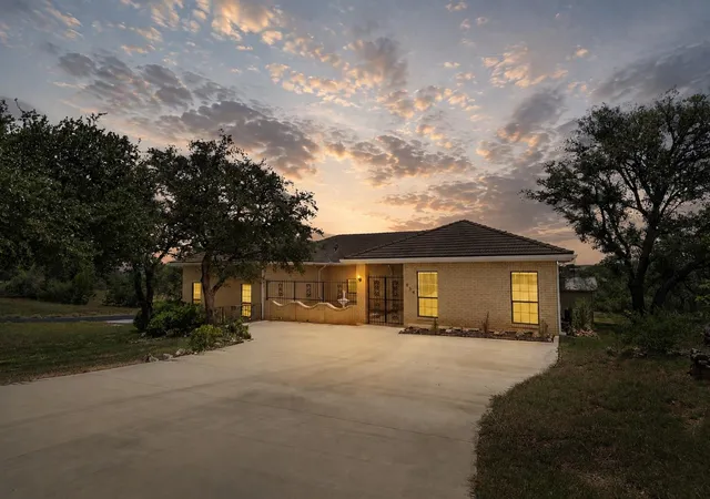 3rd image of 634 Broken Hls, Horseshoe Bay, TX 78657 | MLS# 3756482