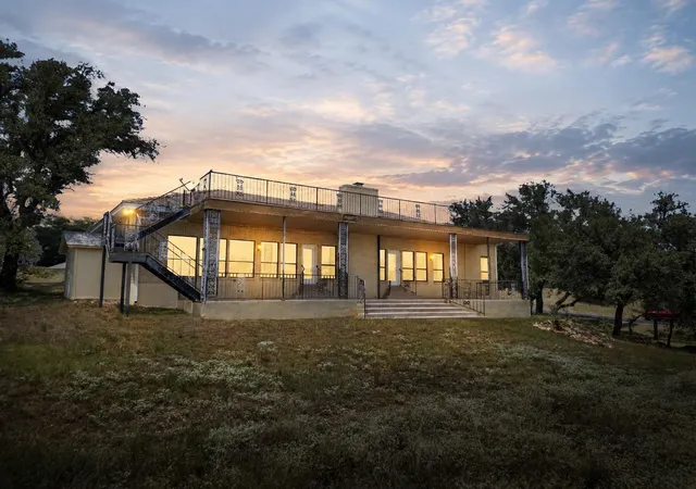 4th image of 634 Broken Hls, Horseshoe Bay, TX 78657 | MLS# 3756482