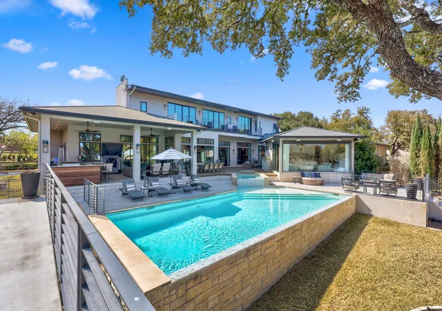2nd image of 101 Harbor Light Blvd, Horseshoe Bay, TX 78657 | MLS# 2312979