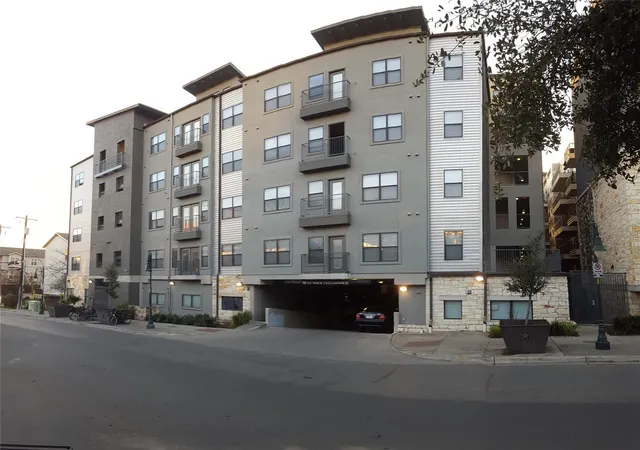 2nd image of 2502 Leon St, Austin, TX 78705