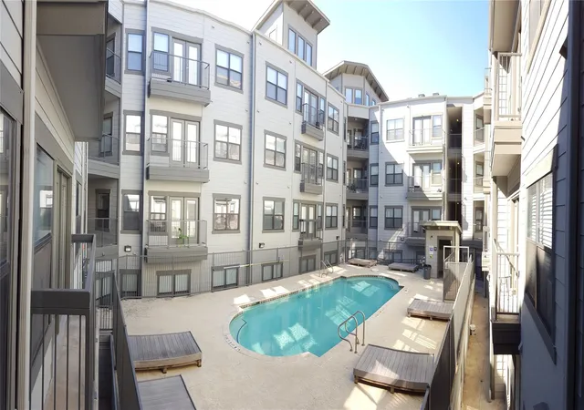 2nd image of 2502 Leon St, Austin, TX 78705