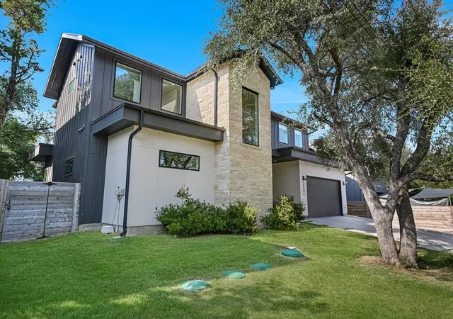 Photo 3 of Single family home for sale at 18206 Fair Ln, Jonestown, TX 78645 | MLS# 4879227 | Listing updated on 2026-08-20