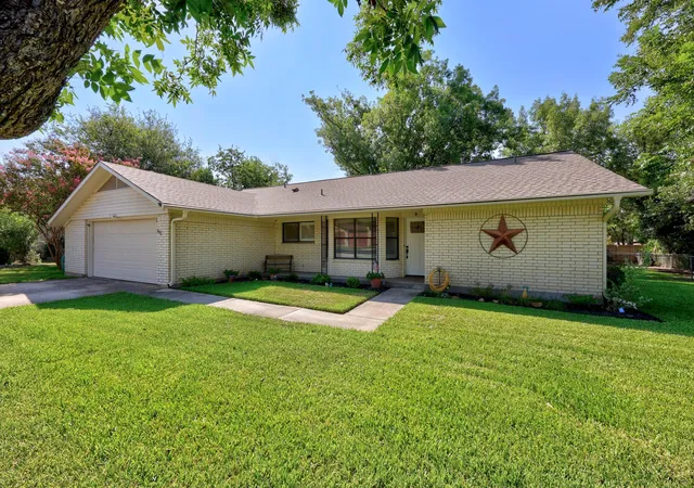 2nd image of 902 Dunman Dr, Georgetown, TX 78628 | MLS# 3740472
