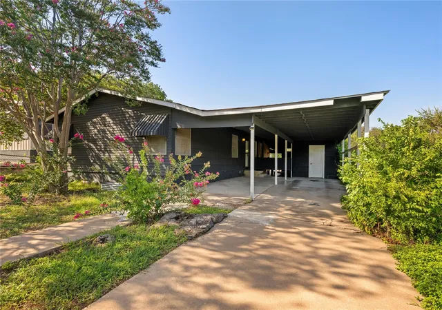 Photo 3 of Single family home for sale at 402 Philco Dr, Austin, TX 78745 | MLS# 6529515 | Listing updated on 2026-08-28