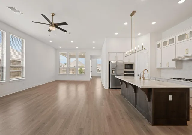 Photo 4 of Single family home for sale at 199 Five Mile Crk Way, Kyle, TX 78640 | MLS# 4836883 | Listing updated on 2026-08-14