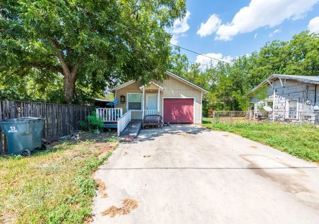 5th image of 1507 Cummings St, Luling, TX 78648 | MLS# 2793501