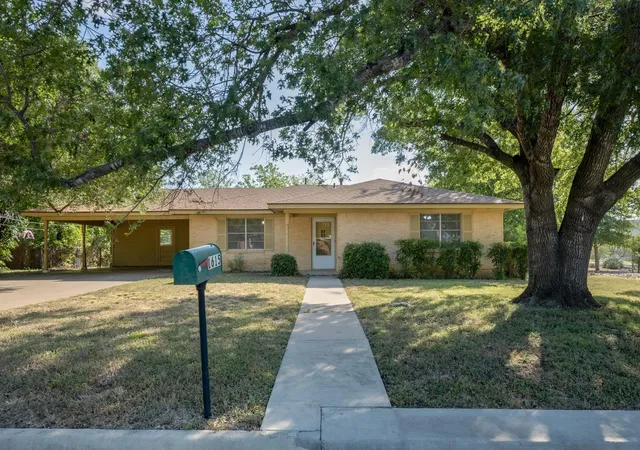 1st image of 1615 Park Ln, Georgetown, TX 78628 | MLS# 9993721