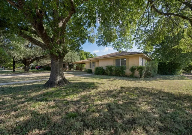 2nd image of 1615 Park Ln, Georgetown, TX 78628 | MLS# 9993721