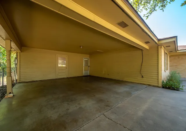 4th image of 1615 Park Ln, Georgetown, TX 78628 | MLS# 9993721