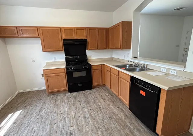 4th image of 801 Jane Austen Trl, Pflugerville, TX 78660