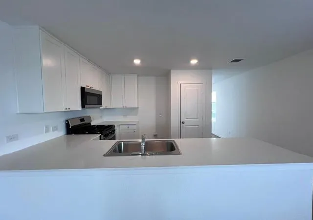 Photo 3 of Single family home for sale at 101 Scorpius Trl, Hutto, TX 78634 | MLS# 5897201 | Listing updated on 2026-10-10